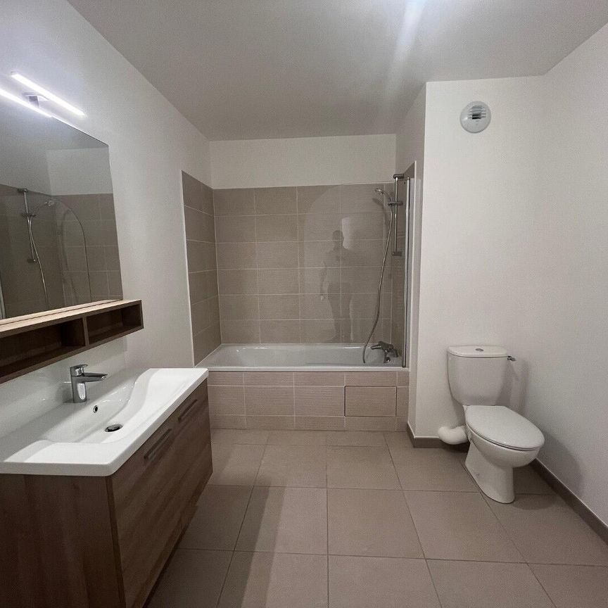 location Appartement T4 DE 75.9m² À BOBIGNY - Photo 1