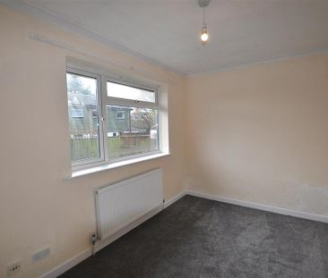 2 bedroom semi-detached bungalow to rent - Photo 4