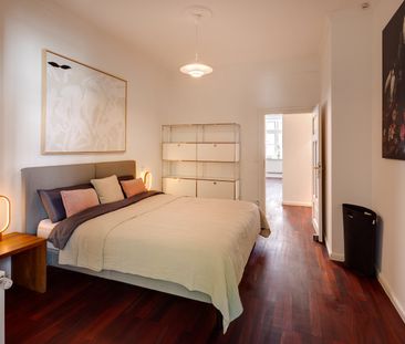 Elegant period apartment in sought-after location - Photo 6