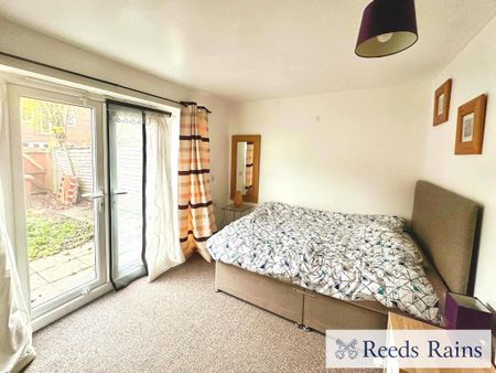 3 bedroom semi-detached house to rent - Photo 2