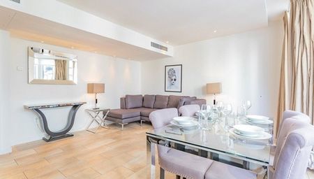 2 bedroom flat with 1 reception and 2 bathrooms in Young Street, W8 - Photo 2