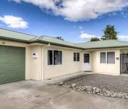 Cozy 3-bedroom Home - Photo 2