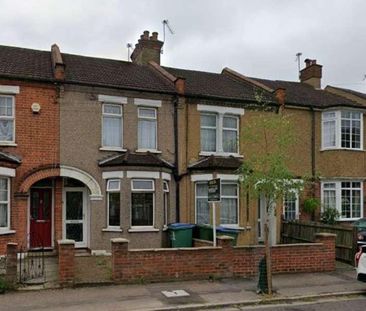 Hagden Lane, Watford, WD18 - Photo 3