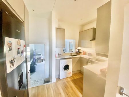 2 bedroom apartment to rent - Photo 5