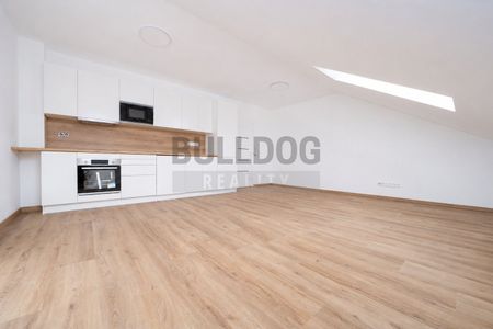 Pronájem bytu 2+kk 60 m², Zenklova 545, Praha - Photo 4