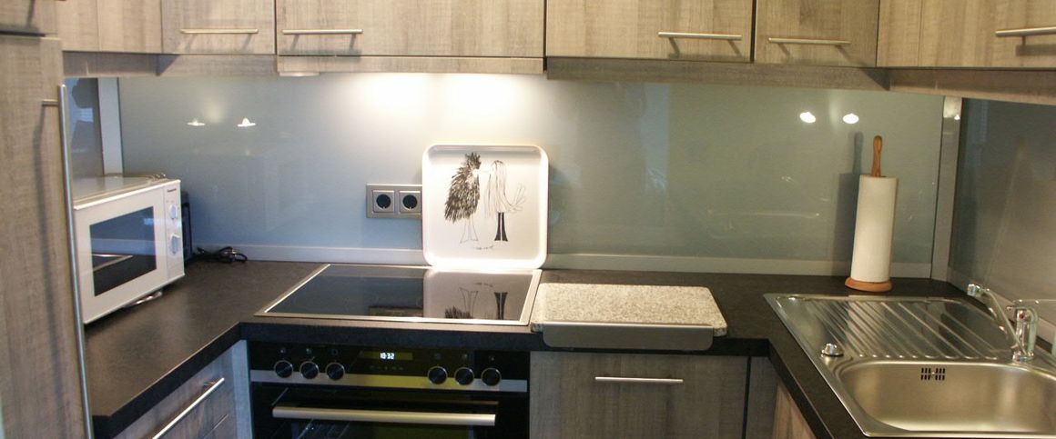 Hellern, stilvoll eingerichtetes Apartment mit Tiefgaragenstellplatz in ruhiger Wohnlage - Foto 1