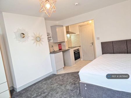 Studio to rent - Photo 5