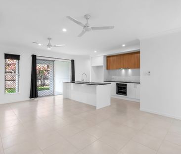 Spacious Family Living in Woree! - Photo 5