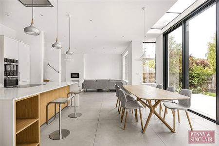 5 bedroom detached house to rent - Photo 3