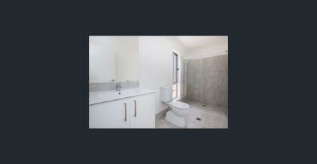 2 Bed Home With Fully Fenced Backyard - Photo 5