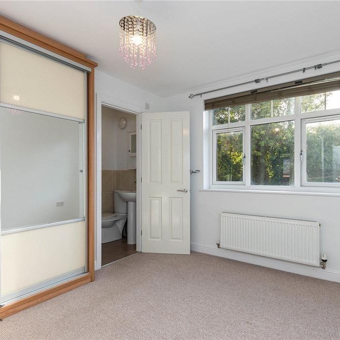 4 bedroom townhouse to rent - Photo 1