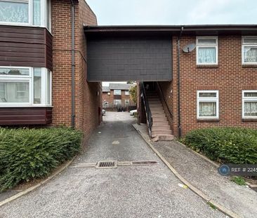 1 bedroom flat to rent - Photo 4