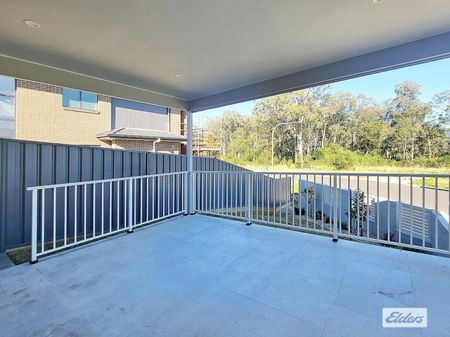 Modern Freestanding Townhouse - Photo 5