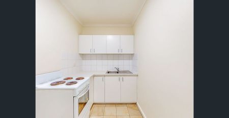 Private yet spacious - Photo 3