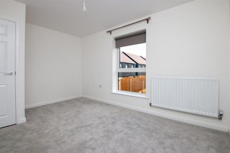 3 bedroom semi-detached house to rent - Photo 5