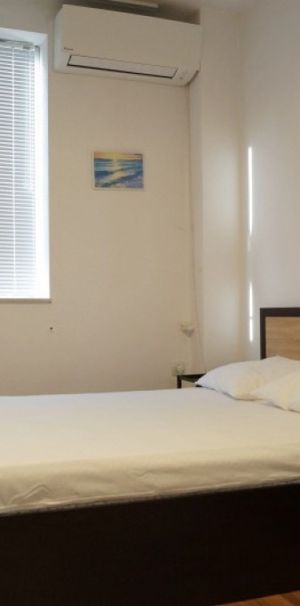 Se inchiriaza apartament cu o camera - Fotografie 1