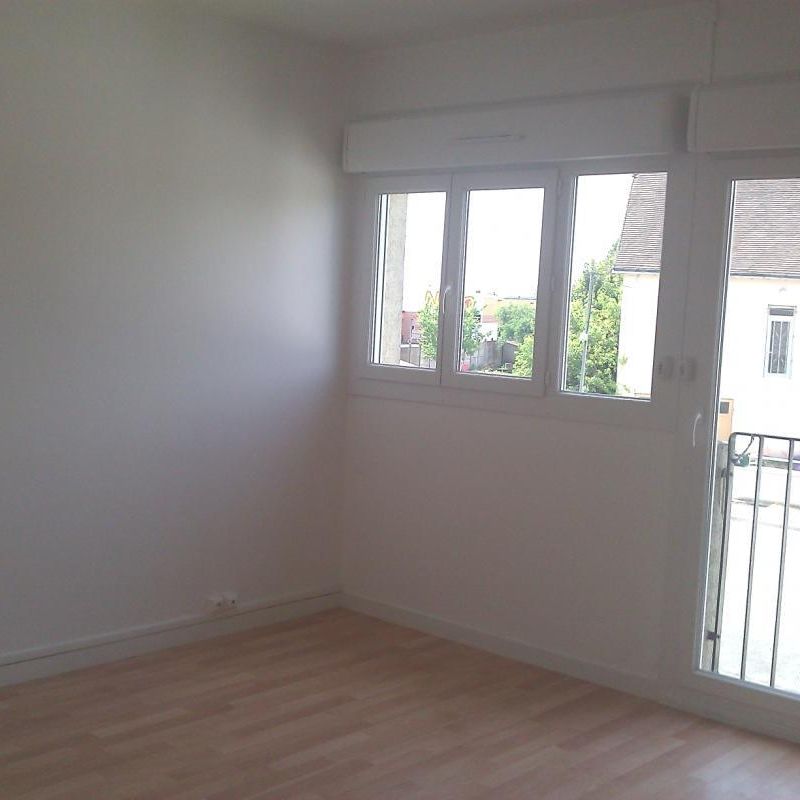 Location Appartement 4 pièces 70 m² Châtillon-sur-Indre - Photo 2