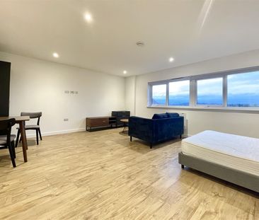 Lincoln House, Bolton - Photo 1