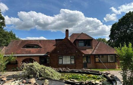 Bath Road, Knowl Hill, RG10 - Photo 2