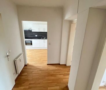 Sehr schöne und unprätentiöse Zweizimmerwohnung in direkter Nähe zu... - Photo 2