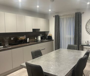 4 Bed Flat, Eider Apartments, NW9 - Photo 6