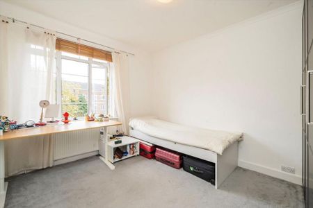 3 bedroom flat to rent - Photo 5