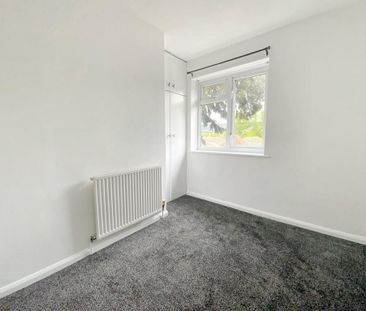 3 bedroom end of terrace house to rent - Photo 3