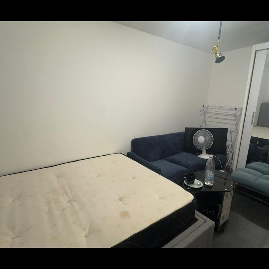 Room in a Shared Flat, Whardfale Court, E5 - Photo 1