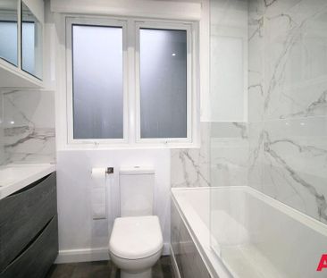 3 bedroom detached bungalow to rent - Photo 1