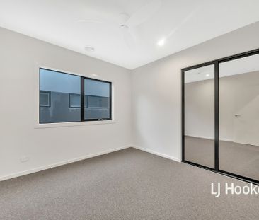 Stunning Luxury and Modern 5-Bedroom House for Lease! - Photo 5