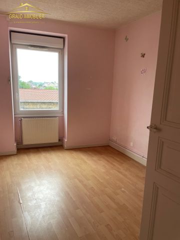 POUILLY SOUS CHARLIEU CENTRE PETITE RESIDENCE - Photo 2