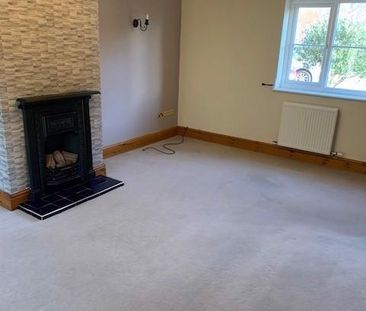 3 bedroom mews to rent - Photo 2