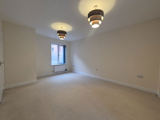 Marshall Crescent, Wordsley, Stourbridge, DY8 - Photo 1