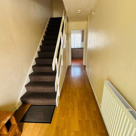3 bedroom terraced house to rent - Photo 2
