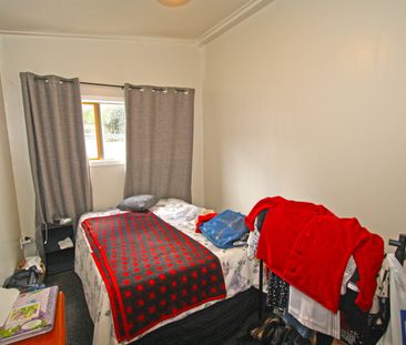 1/4 Kenmore Street, Westown - Photo 4