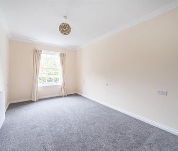 Hawthorn Lodge, Farnham - Photo 4