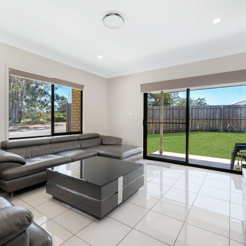 Ideal Family Living! - Photo 1