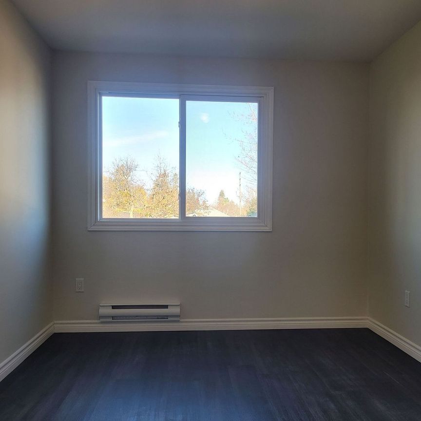 For Lease - 130 King Street Unit# 8, Clarington, Ontario - Photo 1