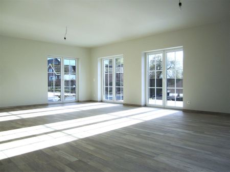 Prachtige halfopen pastoriewoning van 160m² met zuidgericht terras v 31m², balkon, zonnepanelen en drie staanplaatsen. - Photo 2