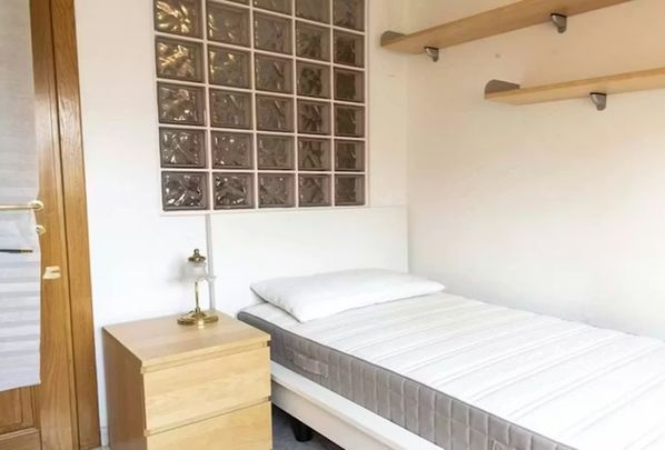 Piazza Ragusa, Rome, Lazio 00182 - Photo 1