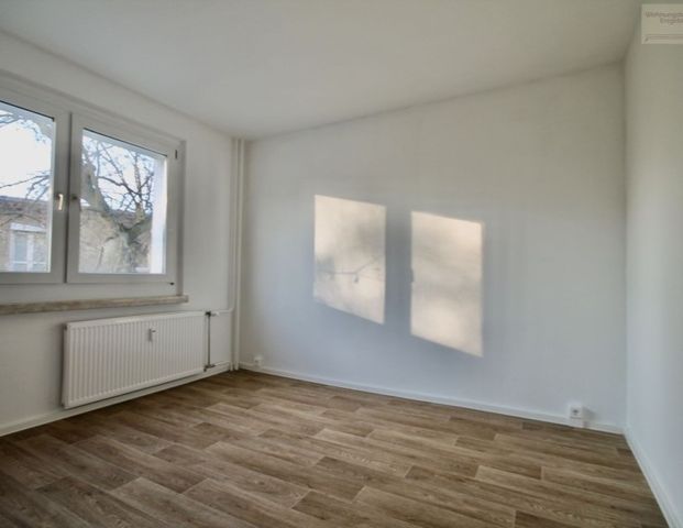 Schöner Wohnen - Moderne 3-Raum-Wohnung mit Balkon in Klingenberg! - Photo 1