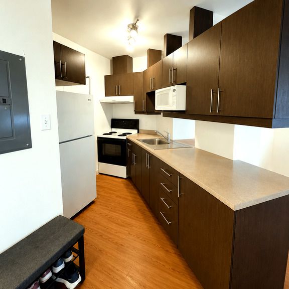 Grand 3½ — 49 Rue King Ouest, App. 203 - Photo 1