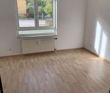 Balkon und Einbauküche *** 3-Zimmer Wohnung mit saniertem Bad - Photo 2