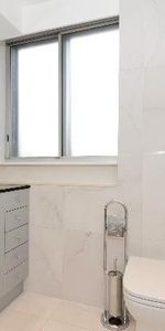 1 bedroom conversion flat with 1 reception and 1 bathroom in Portman Square, W1H - Photo 4