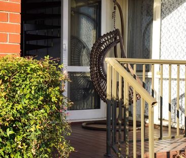Glen Waverley - Photo 2