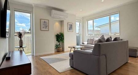 Papakura – Pristine 5 Bedroom Family Home for Rent! - Photo 4