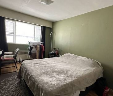 Private 1 Bedroom Furnished near to English Bay /Available October1st - Photo 3