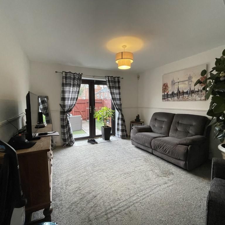 2 bedroom terraced house to rent - Photo 1