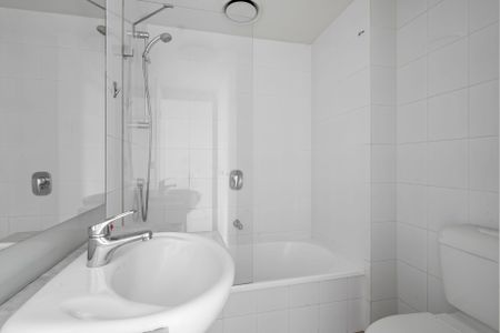 Light-Filled Three-Bedroom with Leafy Green Outlooks - Photo 4