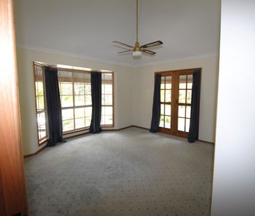 BEAUTIFUL COUNTRY HOME - Photo 2